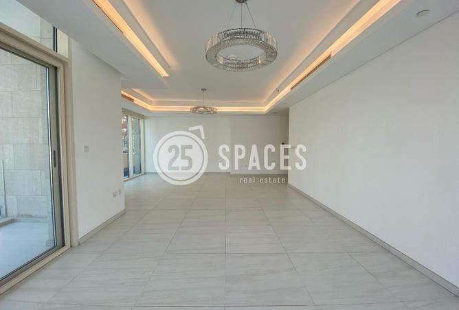 906339 - Property Image 2