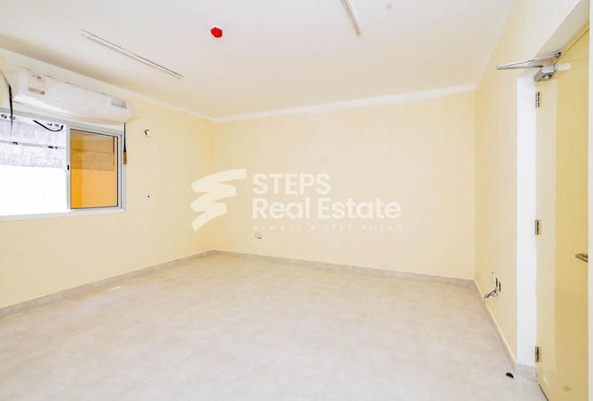 930383 - Property Image 3