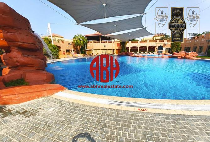 مجمع سكني - 4 غرف نوم - 5 حمامات للايجار في شارع النعيجة - غرب الهلال - الهلال - الدوحة