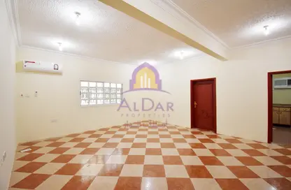 شقة - 3 غرف نوم - 2 حمامات للايجار في منتزه 19 - المنتزه - الدوحة