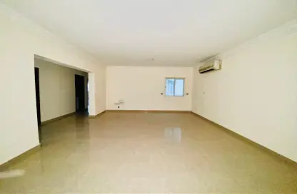 Apartment - 2 Bedrooms - 2 Bathrooms for rent in Al Mansoura - Al Mansoura - Doha