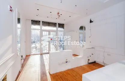 Shop - Studio - 1 Bathroom for rent in Wholesale Market Street - Abu Hamour - Doha