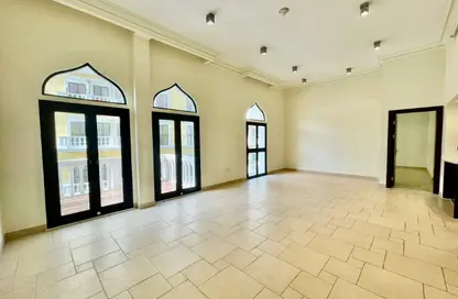 Apartment - 3 Bedrooms - 3 Bathrooms for rent in Carnaval - Qanat Quartier - The Pearl Island - Doha