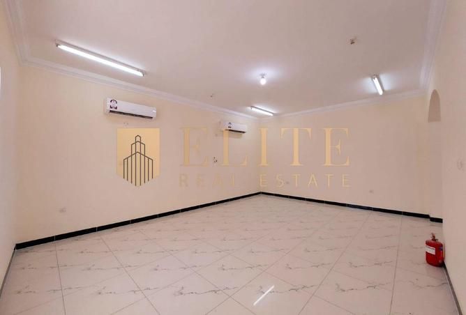 905554 - Property Image 3