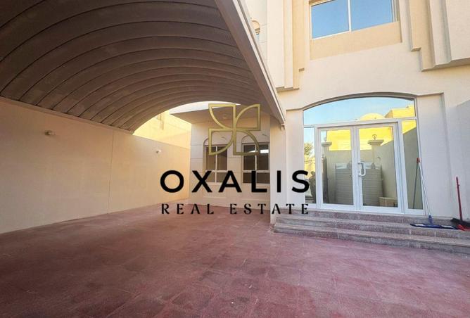 965585 - Property Image 3