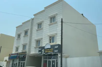بناية كاملة - استوديو - 3 حمامات للبيع في فريج كليب - الدوحة