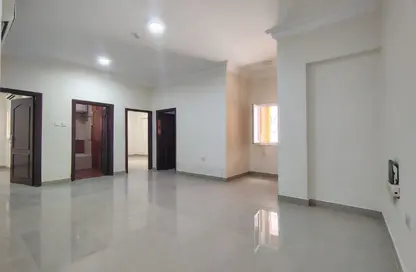 شقة - 2 غرف نوم - 2 حمامات للايجار في 28  نجمة - شارع ابن درهم - نجمة - الدوحة