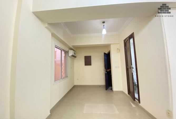 921601 - Property Image 2