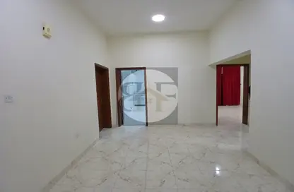 شقة - 2 غرف نوم - 2 حمامات للايجار في شقق مساكن المطار القديم - طريق المطار القديم - الدوحة