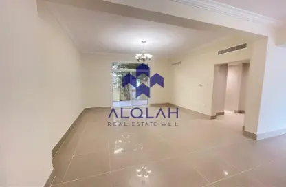 Villa - 4 Bedrooms - 5 Bathrooms for rent in Al Gharrafa - Al Gharrafa - Doha