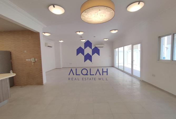 927785 - Property Image 3