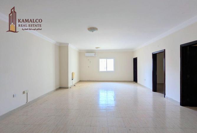 955708 - Property Main Image