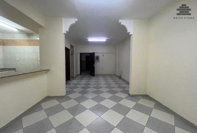 905834 - Property Image 2