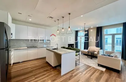 Apartment - 2 Bedrooms - 4 Bathrooms for rent in Floresta Gardens - Floresta Gardens - The Pearl Island - Doha