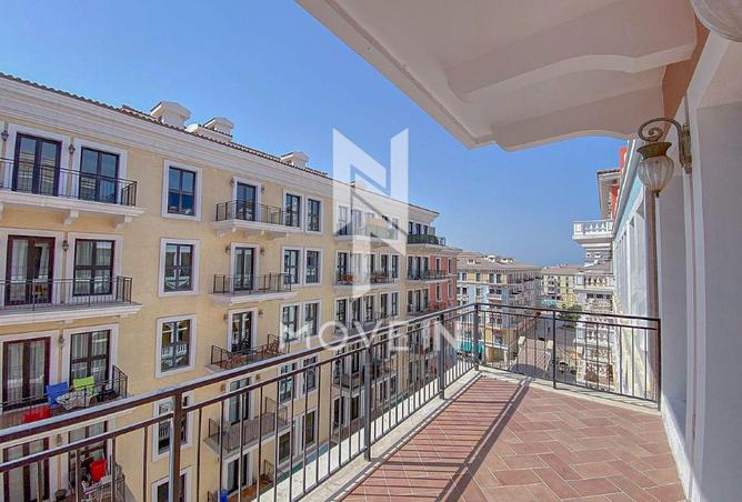 989696 - Property Image 2