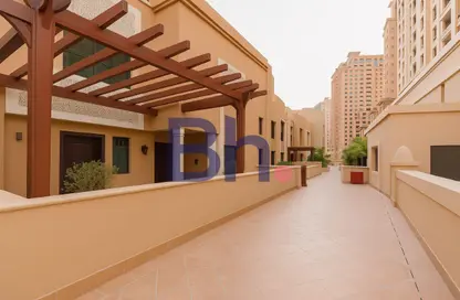 تاون هاوس - 4 غرف نوم - 5 حمامات للايجار في طريق بورتو الغربي - بورتو أرابيا - جزيرة اللؤلؤة - الدوحة