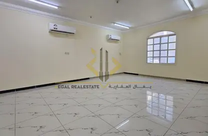 فيلا - 5 غرف نوم - 4 حمامات للايجار في فلل عين خالد - عين خالد - الدوحة