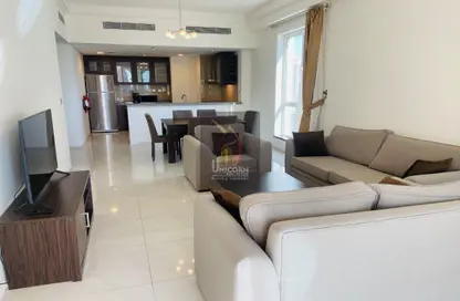 Living / Dining Room image for: Apartment - 3 Bedrooms - 4 Bathrooms for rent in Viva West - Viva Bahriyah - The Pearl Island - Doha, Image 1