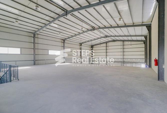 933427 - Property Image 2