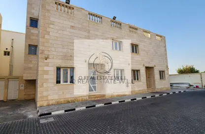 Villa - 5 Bedrooms - 4 Bathrooms for sale in Izghawa - Izghawa - Doha