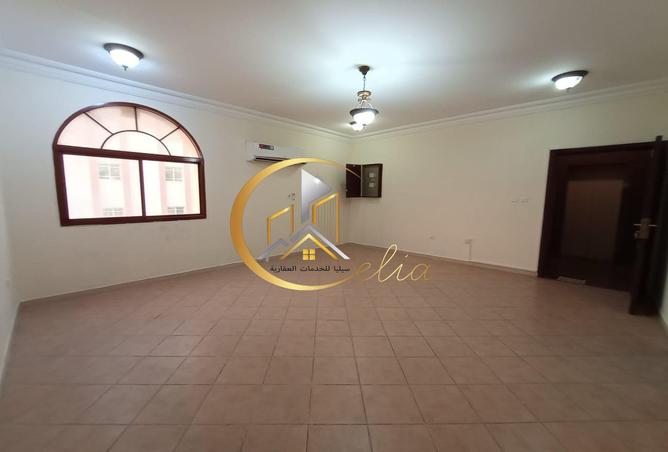 922124 - Property Image 2