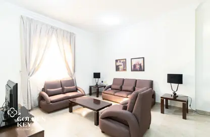 Apartment - 2 Bedrooms - 3 Bathrooms for rent in Al Nasr Street - Al Nasr - Doha