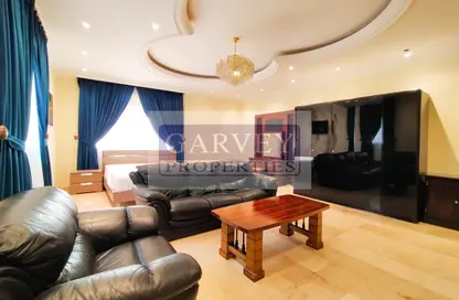 Apartment - Studio - 1 Bathroom for rent in Onaiza Street - Diplomatic Area - Doha