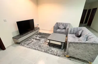 Apartment - 2 Bedrooms - 2 Bathrooms for rent in Al Sadd Road - Al Sadd - Doha