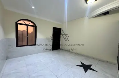 شقة - غرفة نوم - 1 حمام للايجار في شارع العزيزة - العزيزية - الدوحة
