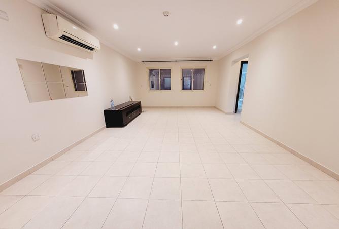 954863 - Property Image 2