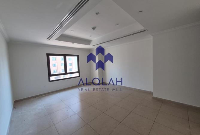 998467 - Property Image 2