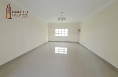 Apartment - 3 Bedrooms - 2 Bathrooms for rent in Anas Street - Fereej Bin Mahmoud North - Fereej Bin Mahmoud - Doha