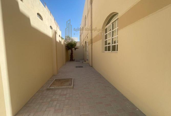939852 - Property Image 2