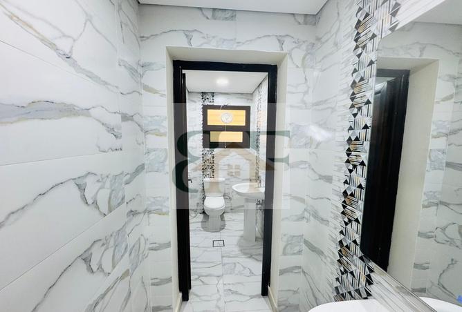 952762 - Property Image 2