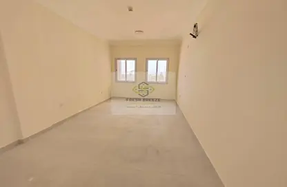 Apartment - 1 Bedroom - 2 Bathrooms for rent in Umm Ghwailina Comm - Umm Ghuwalina - Umm Ghuwailina - Doha