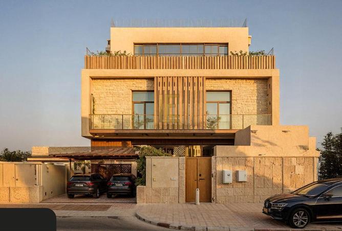 988265 - Property Image 3