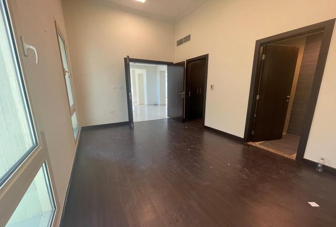 937989 - Property Image 3