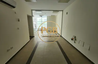 مساحات مكتبية - استوديو - 2 حمامات للايجار في شارع الجزيره - فريج بن محمود الشمالي - فريج بن محمود - الدوحة