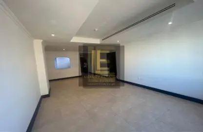 Apartment - 1 Bedroom - 2 Bathrooms for rent in West Porto Drive - Porto Arabia - The Pearl Island - Doha