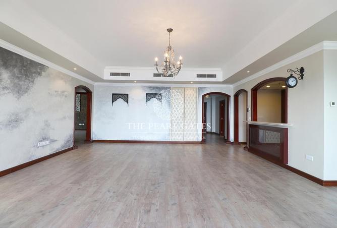 974035 - Property Image 2