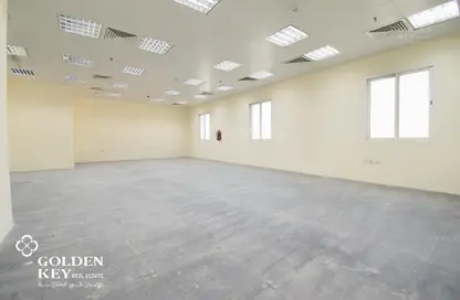 مساحات مكتبية - استوديو - 2 حمامات للايجار في شارع حطين - المنتزه - الدوحة