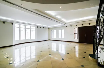 Villa - 4 Bedrooms - 5 Bathrooms for rent in West Bay Lagoon - West Bay Lagoon - Doha