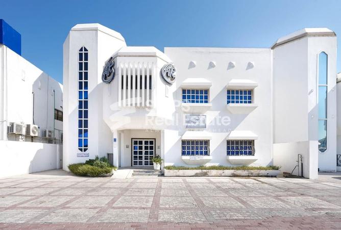 985733 - Property Main Image