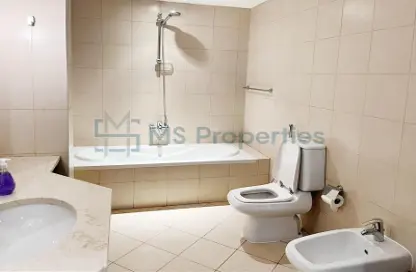 Apartment - 1 Bedroom - 2 Bathrooms for sale in East Porto Drive - Porto Arabia - The Pearl Island - Doha