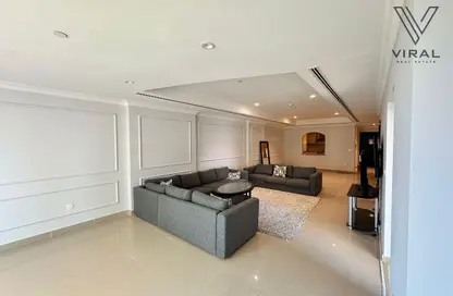 Apartment - 1 Bedroom - 2 Bathrooms for rent in West Porto Drive - Porto Arabia - The Pearl Island - Doha