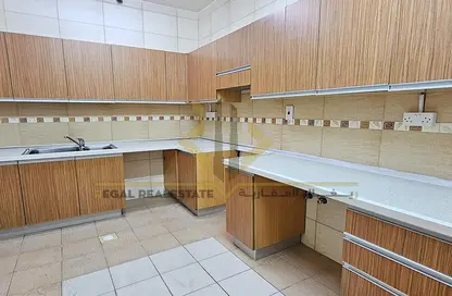 Apartment - 2 Bedrooms - 2 Bathrooms for rent in Musheireb - Doha