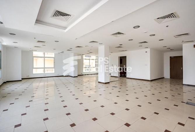954157 - Property Image 2