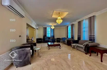 فيلا - 5 غرف نوم - 6 حمامات للايجار في الدفنة - الدفينة - الدوحة