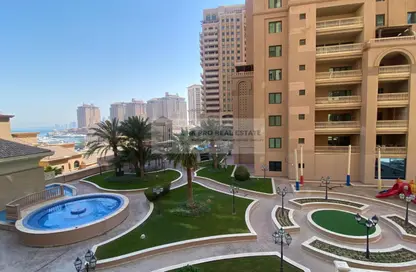 Apartment - 2 Bedrooms - 2 Bathrooms for rent in Tower 10 - Porto Arabia - The Pearl Island - Doha