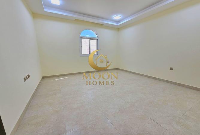 972028 - Property Image 3